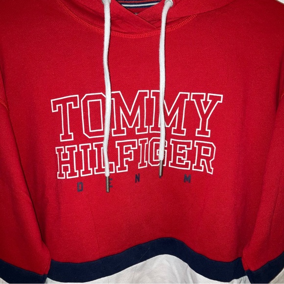 Tommy Hilfiger Cropped Pullover Hoodie - Picture 2 of 5